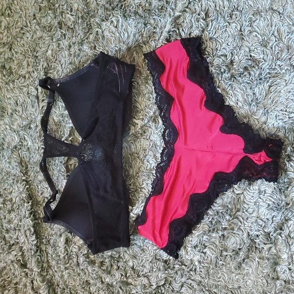 Victoria's Secret bombshell bra and panty set - Picture 4 of 4